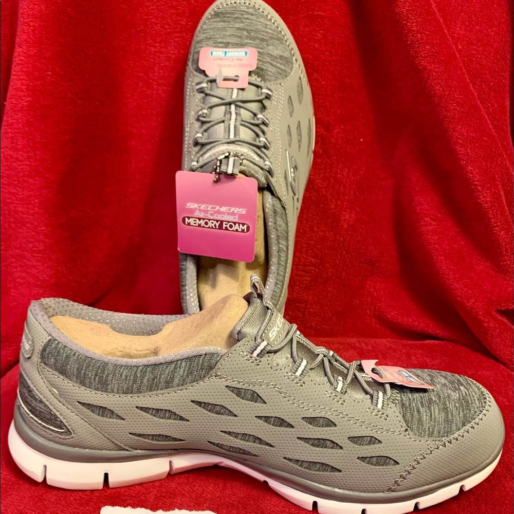 Skechers Flex air cooled memory foam womens size 7.5 Gray heather and white NWT!